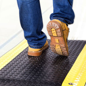 電子車間使用的防靜電抗疲勞墊有什么好處？